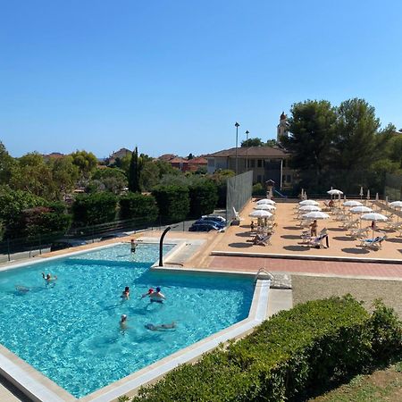 Il Borgo Della Rovere San Bartolomeo Al Mare Exterior foto