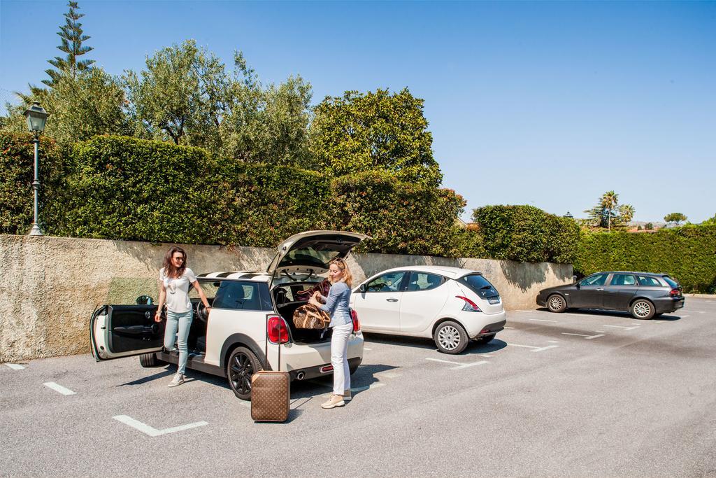 Il Borgo Della Rovere San Bartolomeo Al Mare Exterior foto