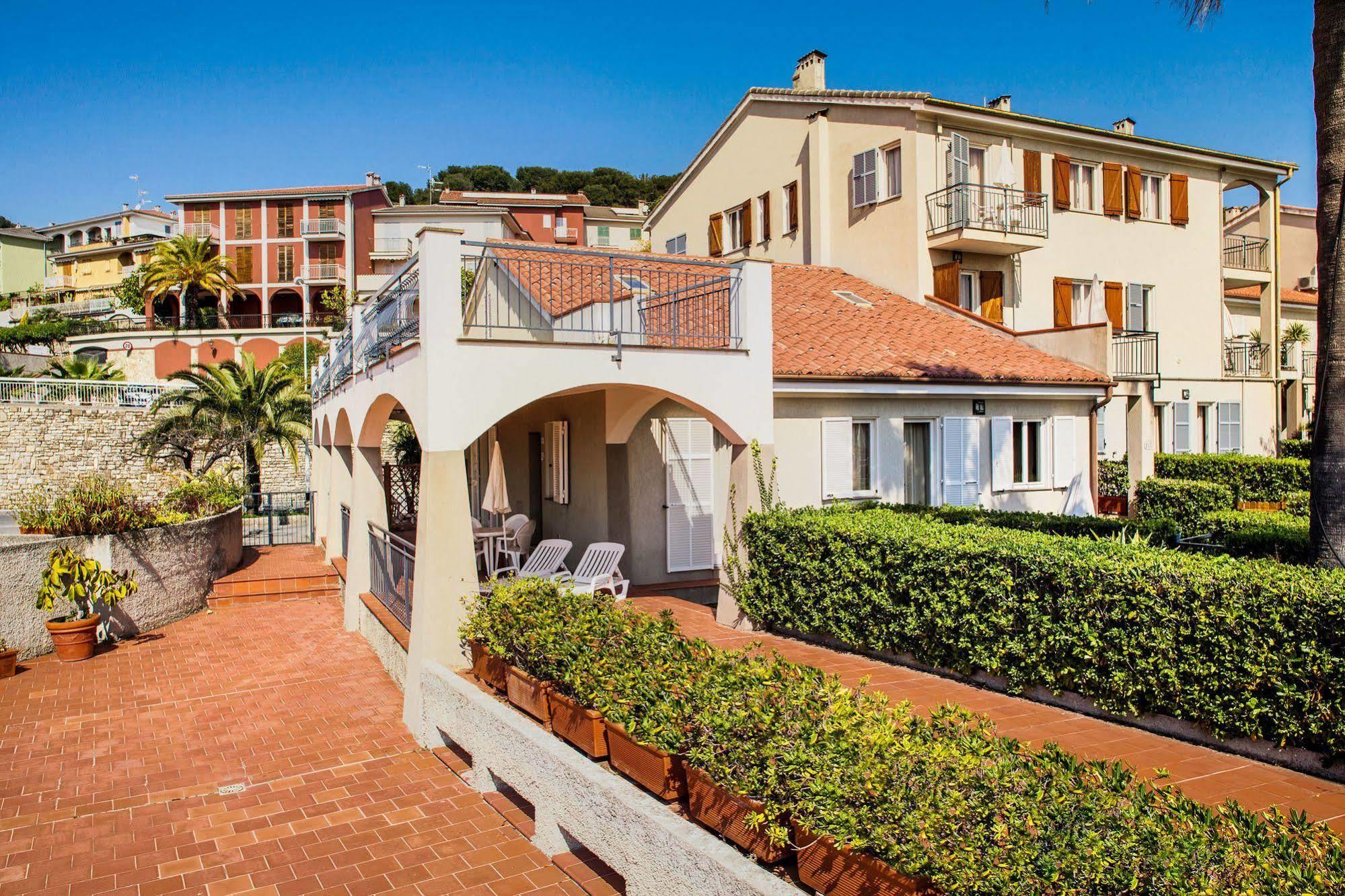 Il Borgo Della Rovere San Bartolomeo Al Mare Exterior foto