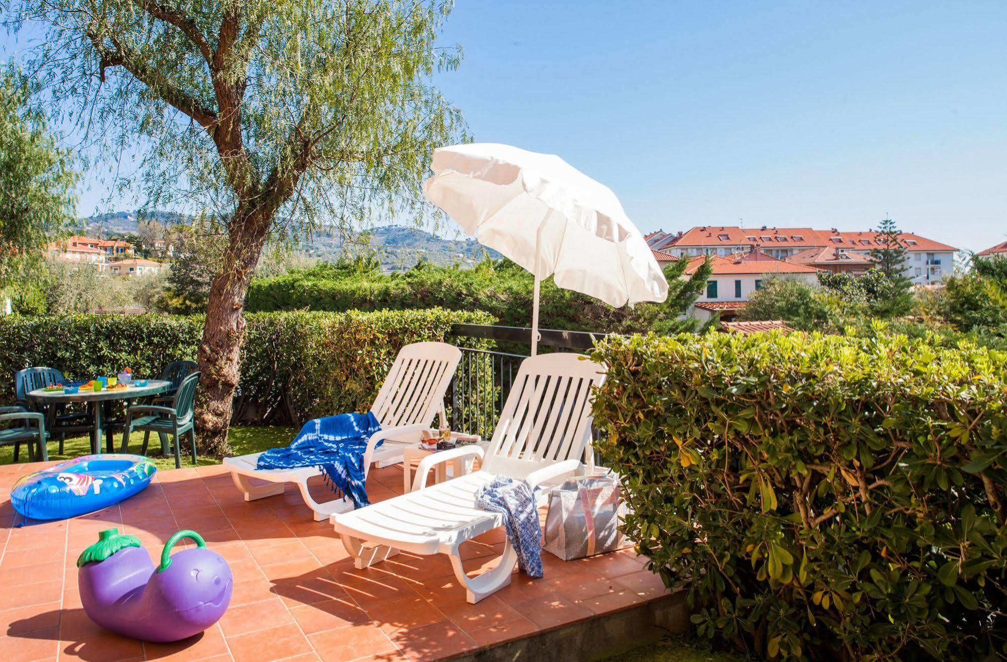 Il Borgo Della Rovere San Bartolomeo Al Mare Exterior foto